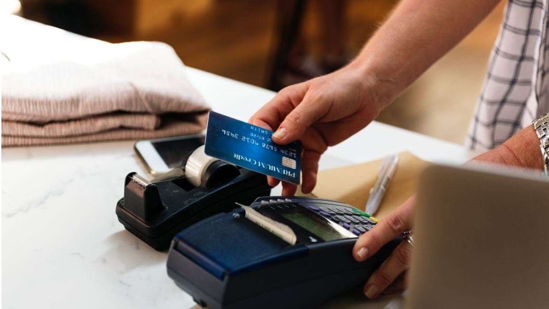 Dịch vụ rút tiền và đáo hạn thẻ tín dụng